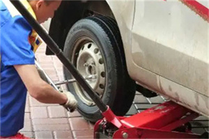居巢附近拖车24小时服务热线电话